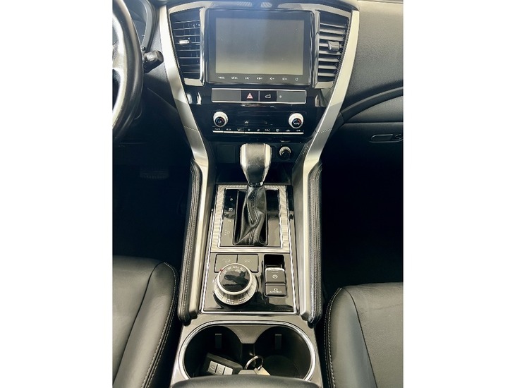 galeria PAJERO SPORT