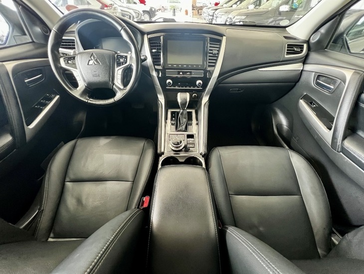 galeria PAJERO SPORT