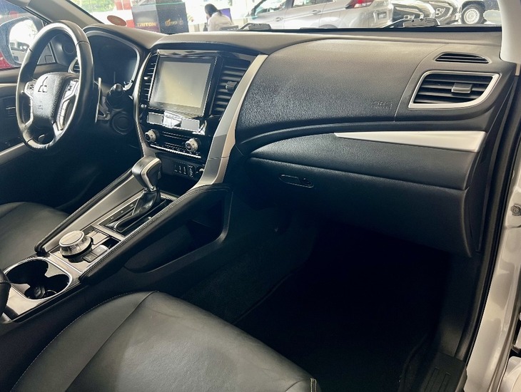 galeria PAJERO SPORT