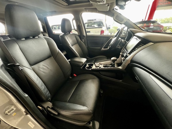 galeria PAJERO SPORT