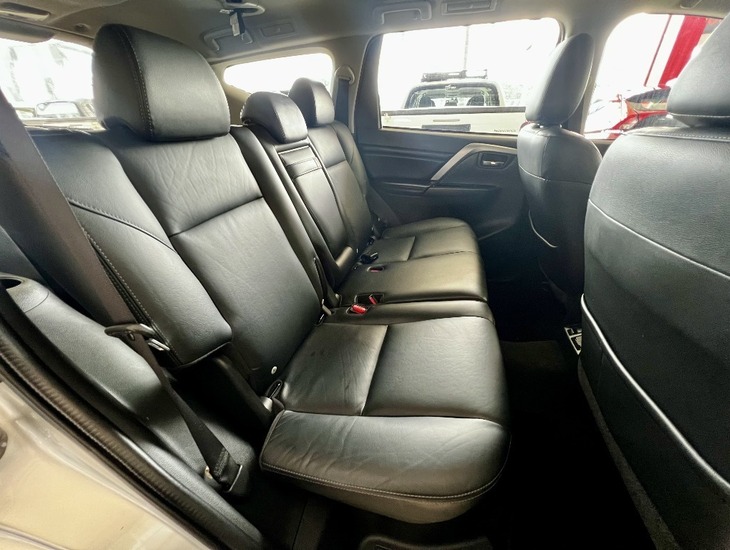 galeria PAJERO SPORT