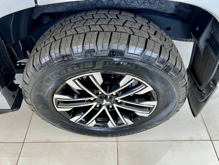 galeria PAJERO SPORT