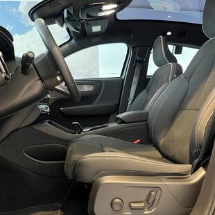 Volvo C40 Recharge (Elétrico)