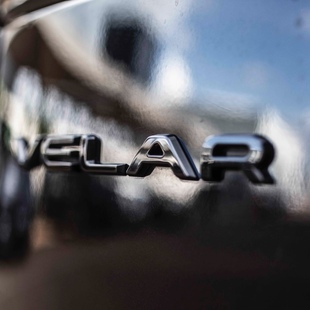 Land Rover Range Rover Velar R-Dynamic SE 3.0 V6 4WD
