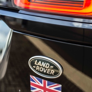 Land Rover Range Rover Velar R-Dynamic SE 3.0 V6 4WD