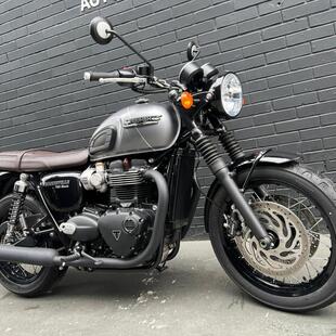 Triumph Bonneville T120 Black