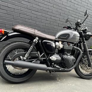 Triumph Bonneville T120 Black