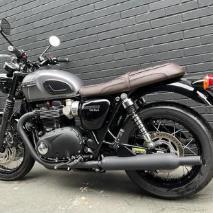Triumph Bonneville T120 Black