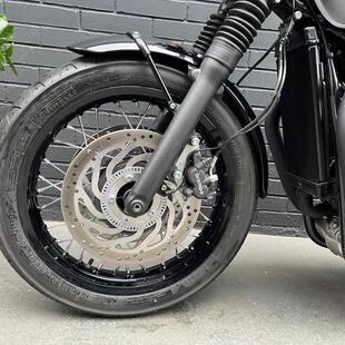 Triumph Bonneville T120 Black