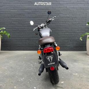 Triumph Bonneville T120 Black