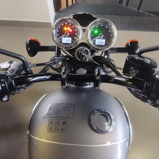 Triumph Bonneville T120 Black