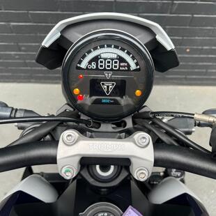 Triumph Trident 660 Triple Tribute