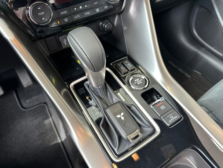 galeria ECLIPSE CROSS