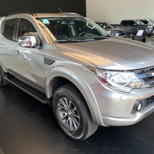 Mitsubishi L200 TRITON 2.4 16V TURBO DIESEL SPORT HPE-S CD 4P 4X4 AUTOMÁTICO