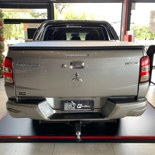 Mitsubishi L200 TRITON 2.4 16V TURBO DIESEL SPORT HPE-S CD 4P 4X4 AUTOMÁTICO