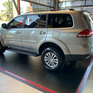 Mitsubishi PAJERO DAKAR 3.2 HPE 4X4 7 LUGARES 16V TURBO INTERCOOLER DIESEL 4P AUTOMÁTICO