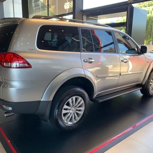 Mitsubishi PAJERO DAKAR 3.2 HPE 4X4 7 LUGARES 16V TURBO INTERCOOLER DIESEL 4P AUTOMÁTICO