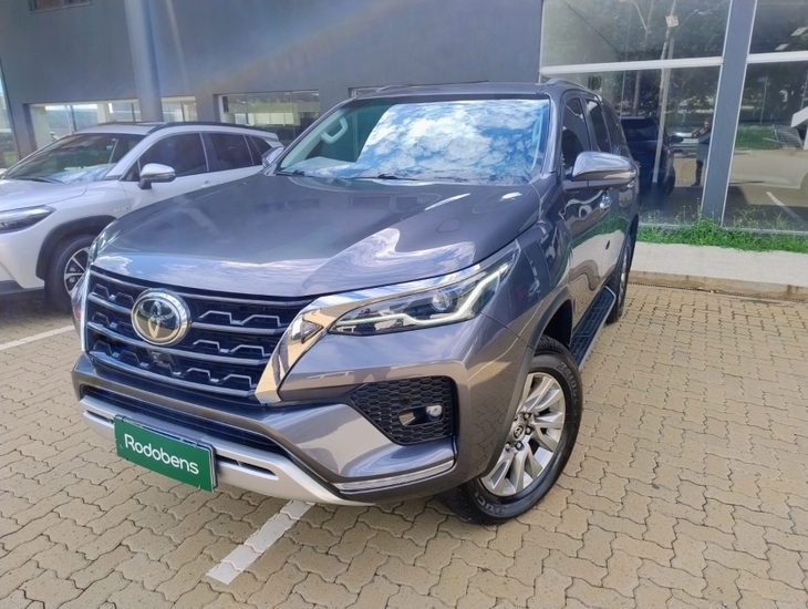 galeria HILUX SW4