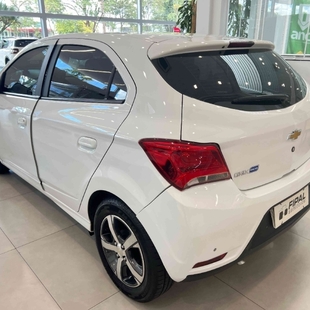 Chevrolet ONIX 1.4 MPFI ACTIV 8V FLEX 4P AUTOMÁTICO
