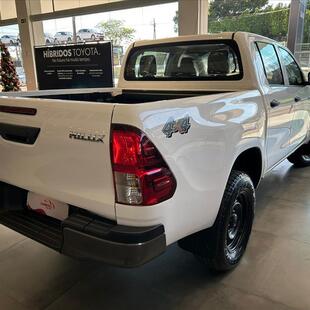 Toyota HILUX 2.8 D-4D TURBO DIESEL CD POWER PACK 4X4 AUTOMÁTICO