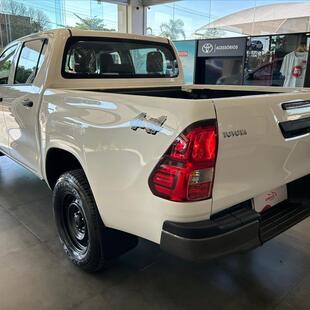 Toyota HILUX 2.8 D-4D TURBO DIESEL CD POWER PACK 4X4 AUTOMÁTICO