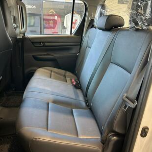 Toyota HILUX 2.8 D-4D TURBO DIESEL CD POWER PACK 4X4 AUTOMÁTICO