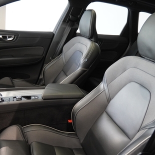 Volvo XC60 2.0 T8 RECHARGE ULTIMATE DARK AWD GEARTRONIC