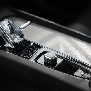 Volvo XC60 2.0 T8 RECHARGE ULTIMATE DARK AWD GEARTRONIC