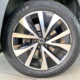 Volkswagen TAOS 1.4 250 TSI TOTAL FLEX HIGHLINE AUTOMÁTICO