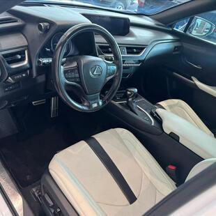 Lexus UX 250h 2.0 VVT-I HYBRID F-SPORT CVT