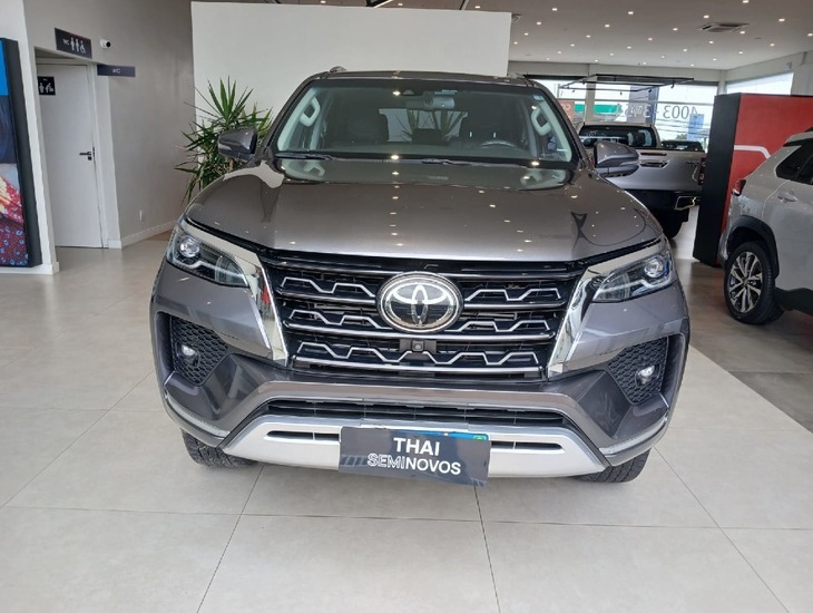 galeria HILUX SW4