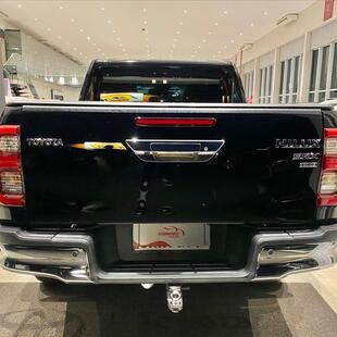 Toyota HILUX 2.8 D-4D TURBO DIESEL CD SRX PLUS 4X4 AUTOMÁTICO