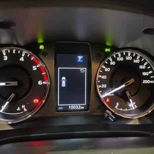 Toyota HILUX 2.8 D-4D TURBO DIESEL CD SRX PLUS 4X4 AUTOMÁTICO