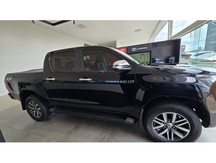 galeria HILUX