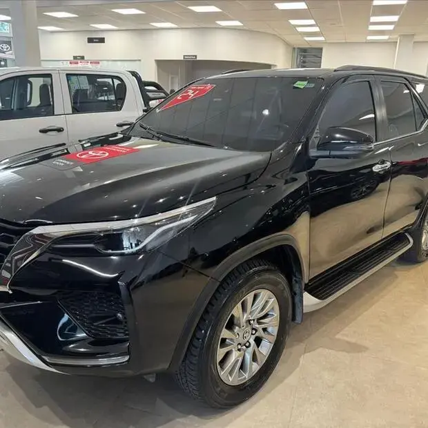 Toyota HILUX SW4 2.8 D-4D TURBO DIESEL SRX PLATINUM 7L 4X4 AUTOMÁTICO