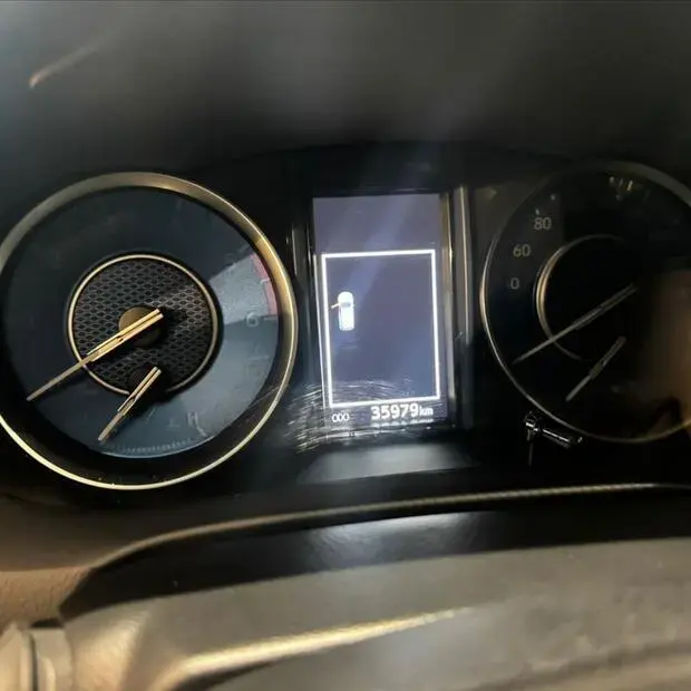 Toyota HILUX SW4 2.8 D-4D TURBO DIESEL SRX PLATINUM 7L 4X4 AUTOMÁTICO