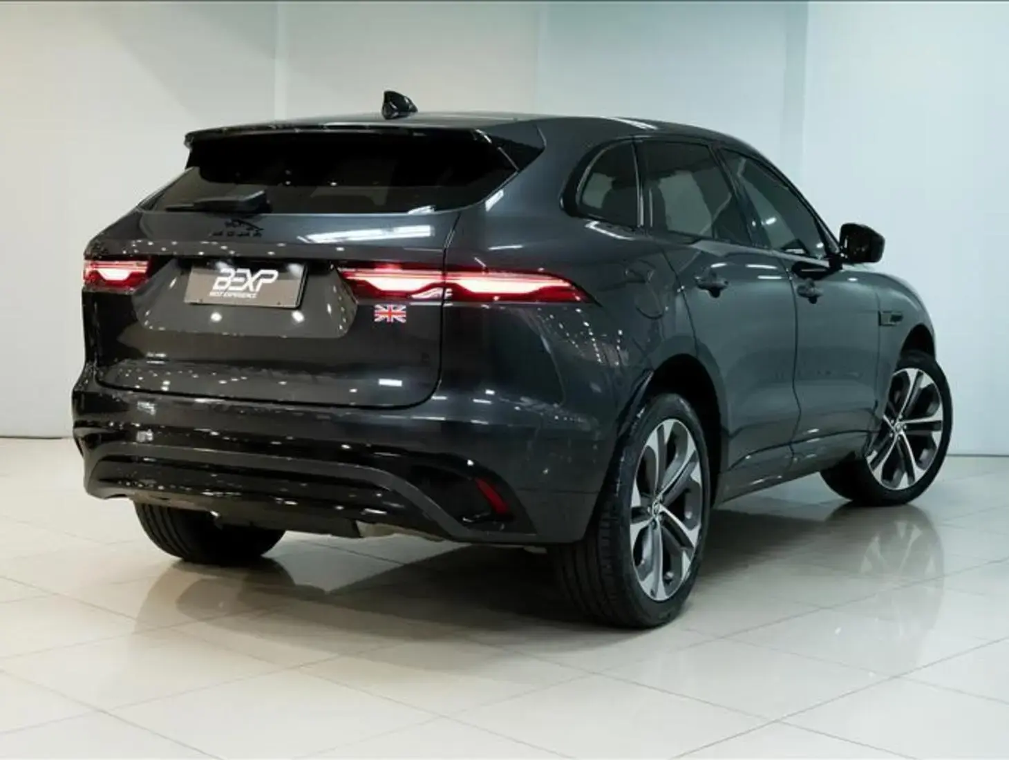 galeria F-PACE