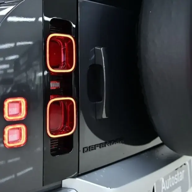 Land Rover Defender 90 D300 HSE Diesel Aut.( Hibr.)