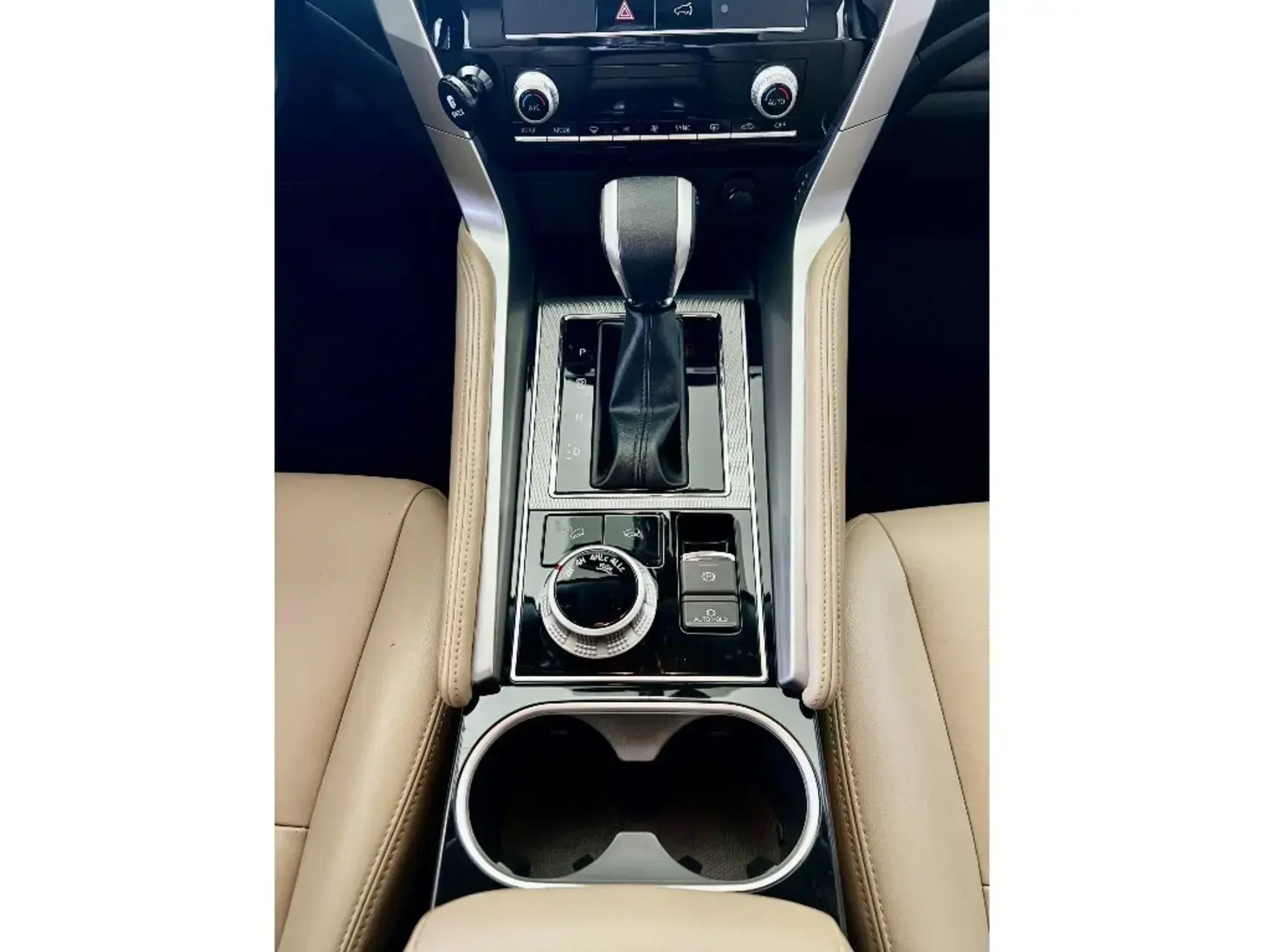 galeria PAJERO SPORT