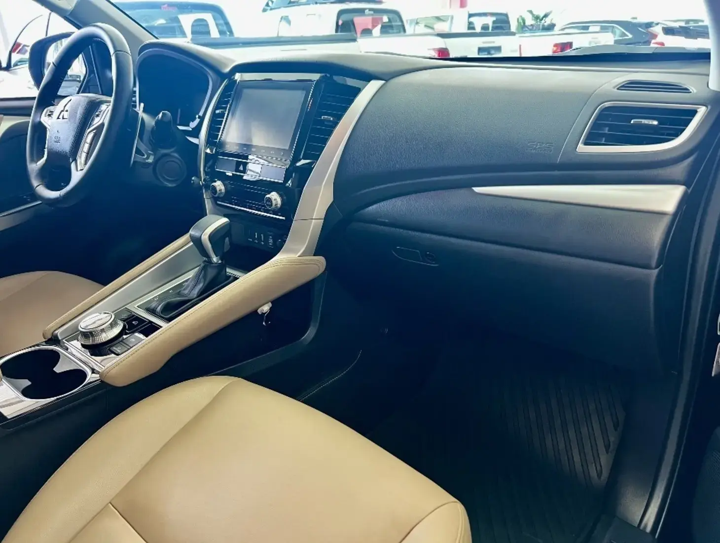 galeria PAJERO SPORT