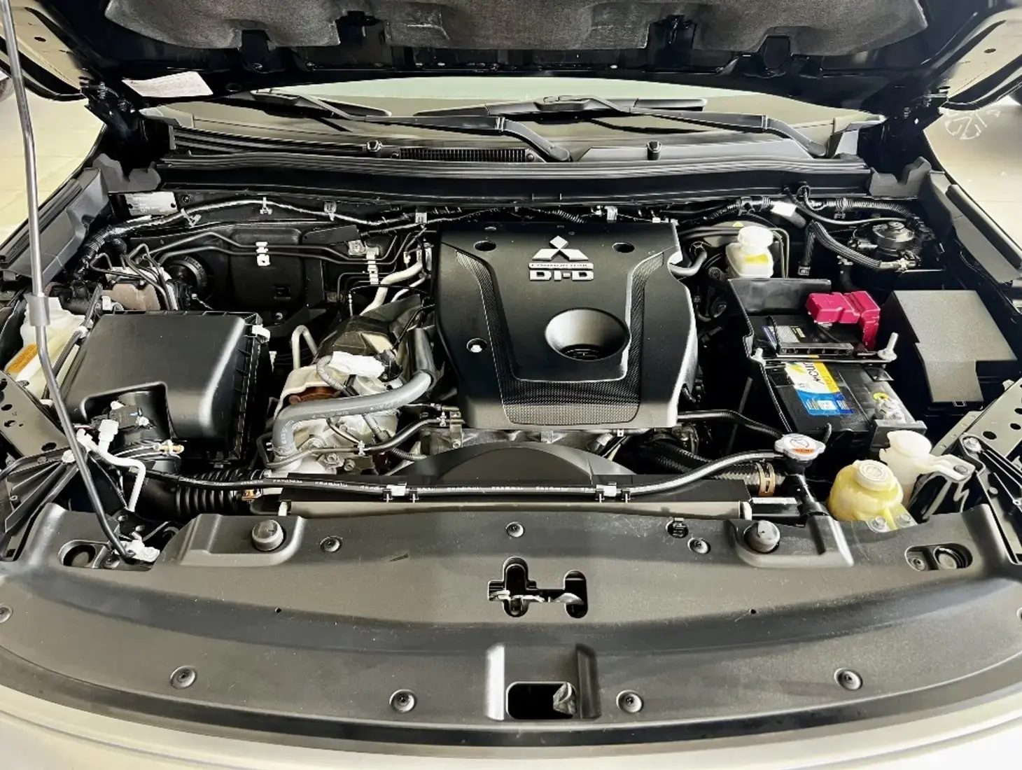 galeria PAJERO SPORT