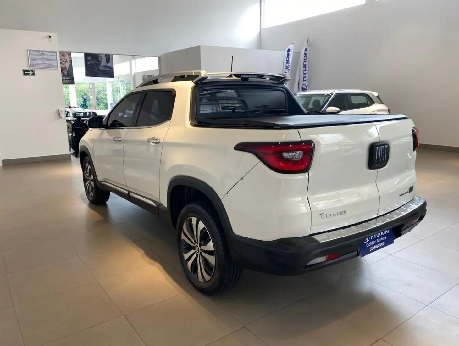 galeria Fiat Toro Volcano AT9 4x4