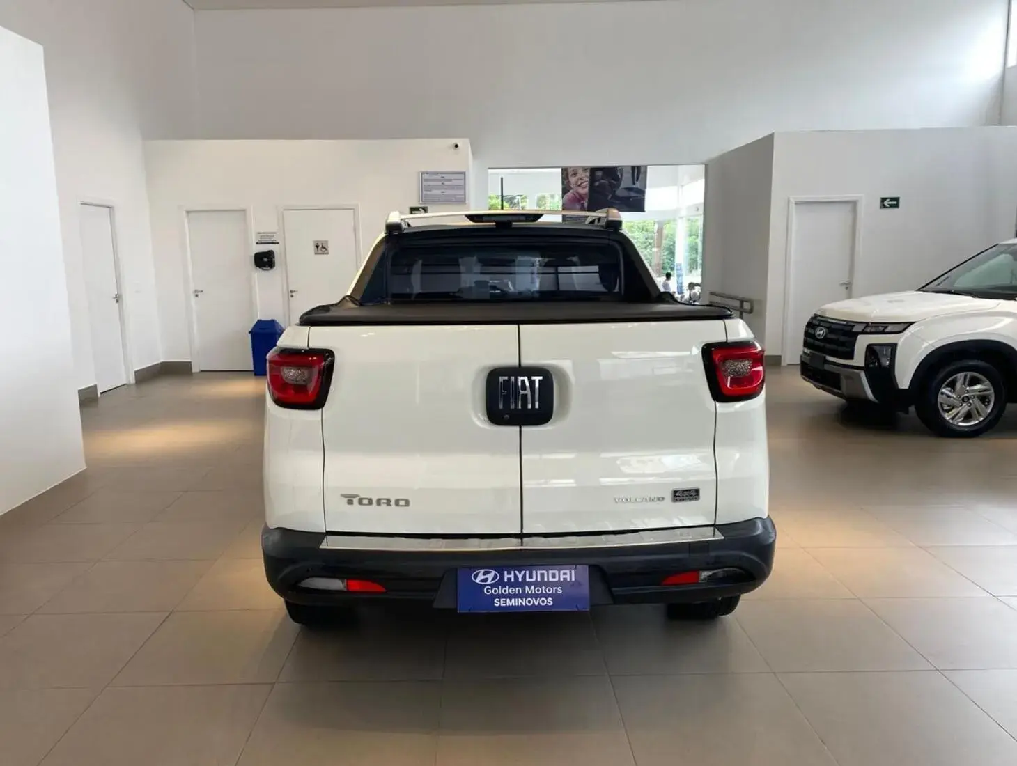 galeria Fiat Toro Volcano AT9 4x4