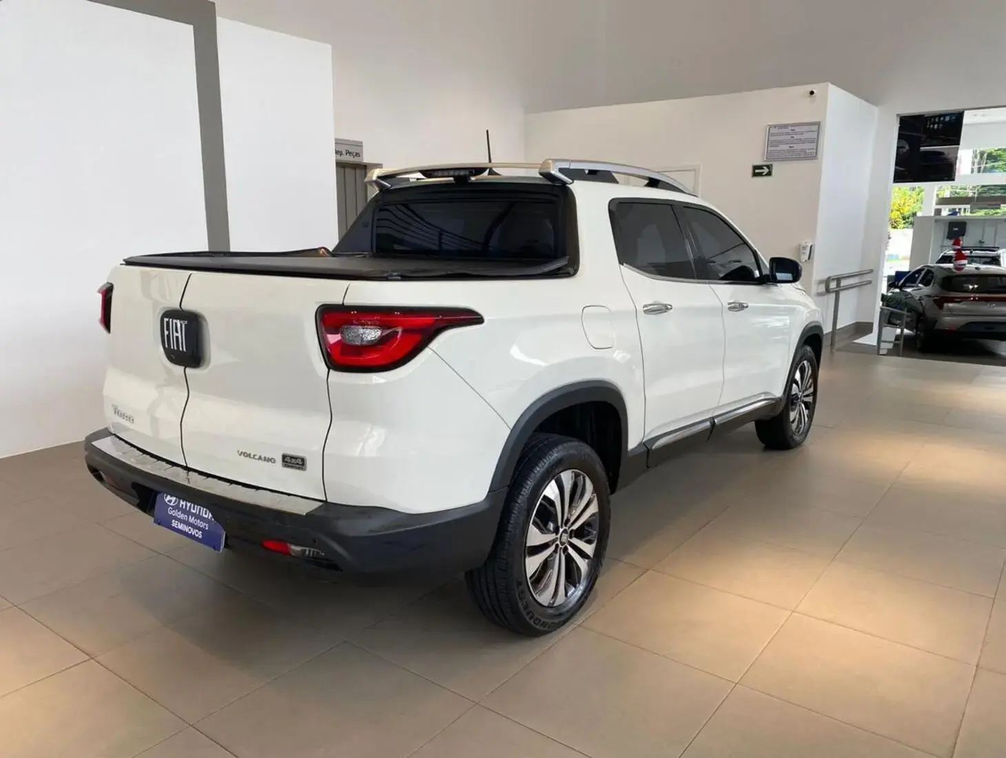 galeria Fiat Toro Volcano AT9 4x4