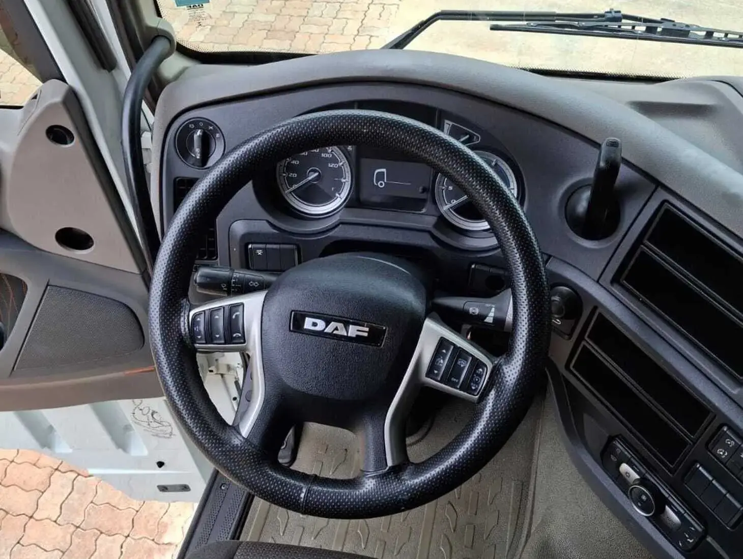 galeria DAF XF FTT 530 6x4