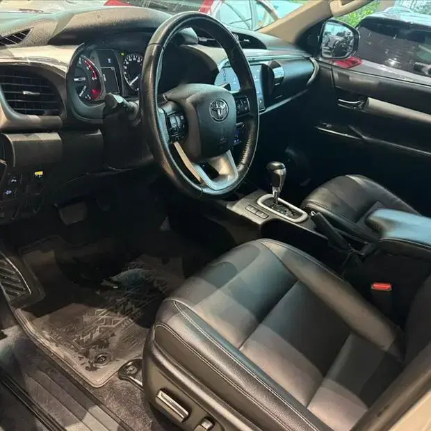 Toyota HILUX 2.8 D-4D TURBO DIESEL CD SRV 4X4 AUTOMÁTICO