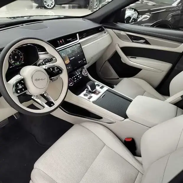 Jaguar F-Pace 2.0 R-Dynamic SE 404cv (Híbrido)