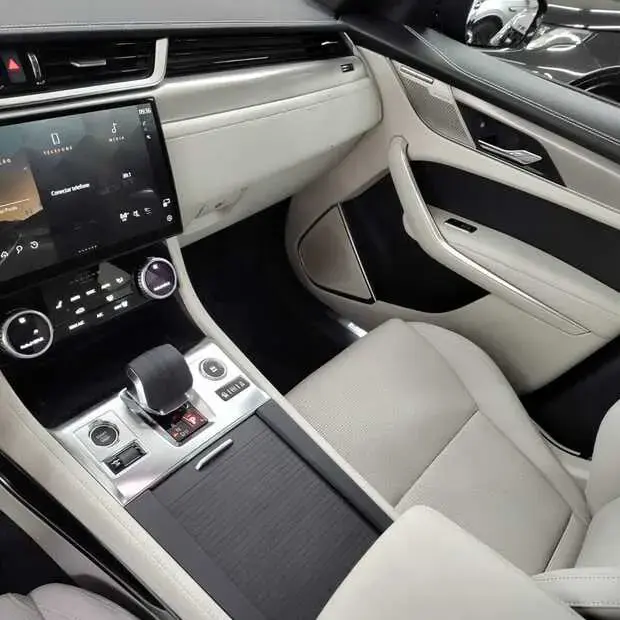 Jaguar F-Pace 2.0 R-Dynamic SE 404cv (Híbrido)