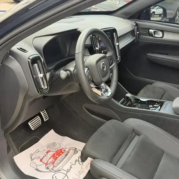 Volvo XC40 P8 RECHARGE ELECTRIC BEV PURE AWD