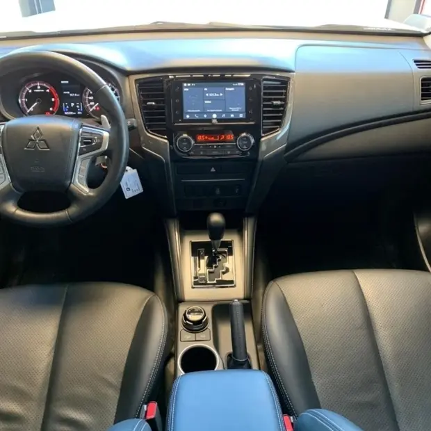 Mitsubishi L200 TRITON 2.4 16V TURBO DIESEL SPORT SAVANA CD 4P 4X4 AUTOMÁTICO